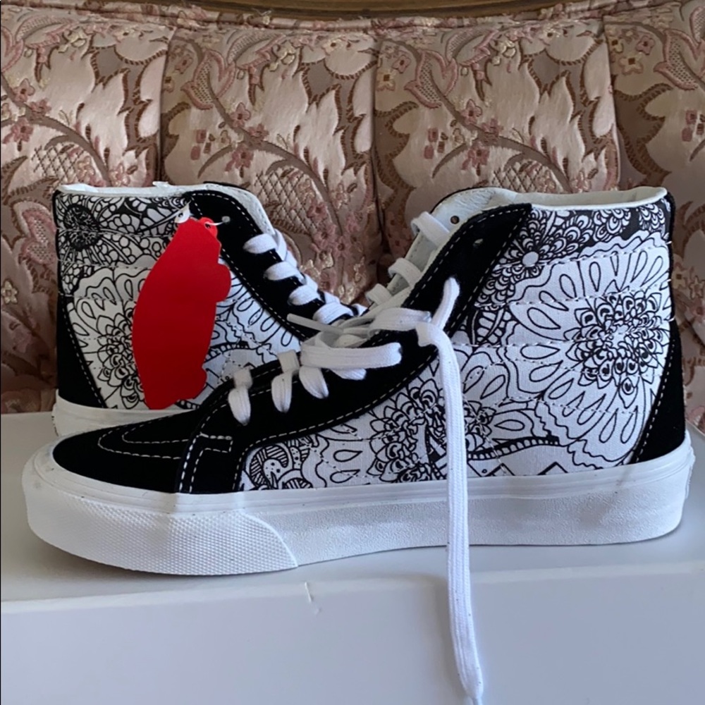 NWT RARE vans x Andaz (red)